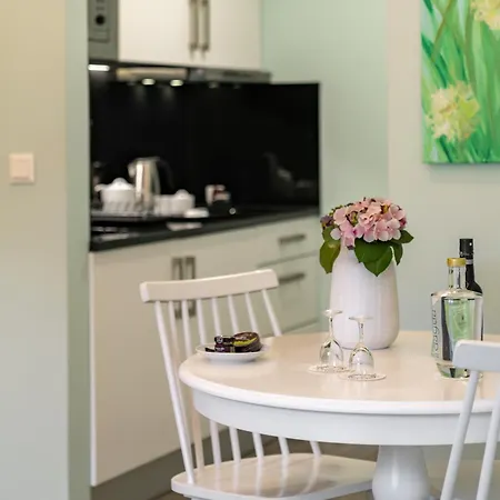 Ourmadeira - Babosas Village, Gardenias And Greenspaces Φουνκάλ